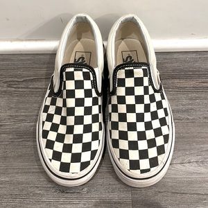 Vans unisex shoes, size 4.5. Great condition.